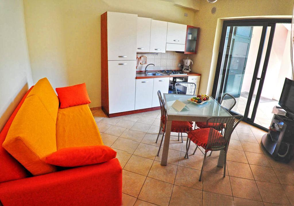 Appartamenti Vacanze Mareemare Capo d'Orlando Exterior photo